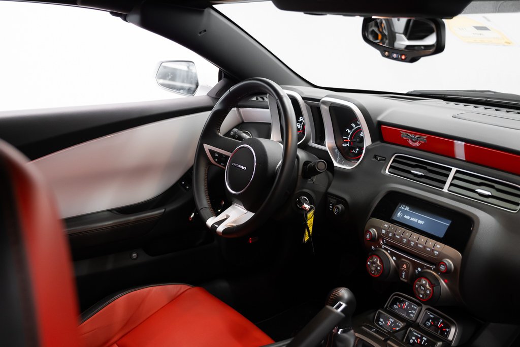 Chevrolet Camaro 2dr Conv 2SS | PRICE IN USD | 14 of 50 2011 Blanc Kirkland - photo #13