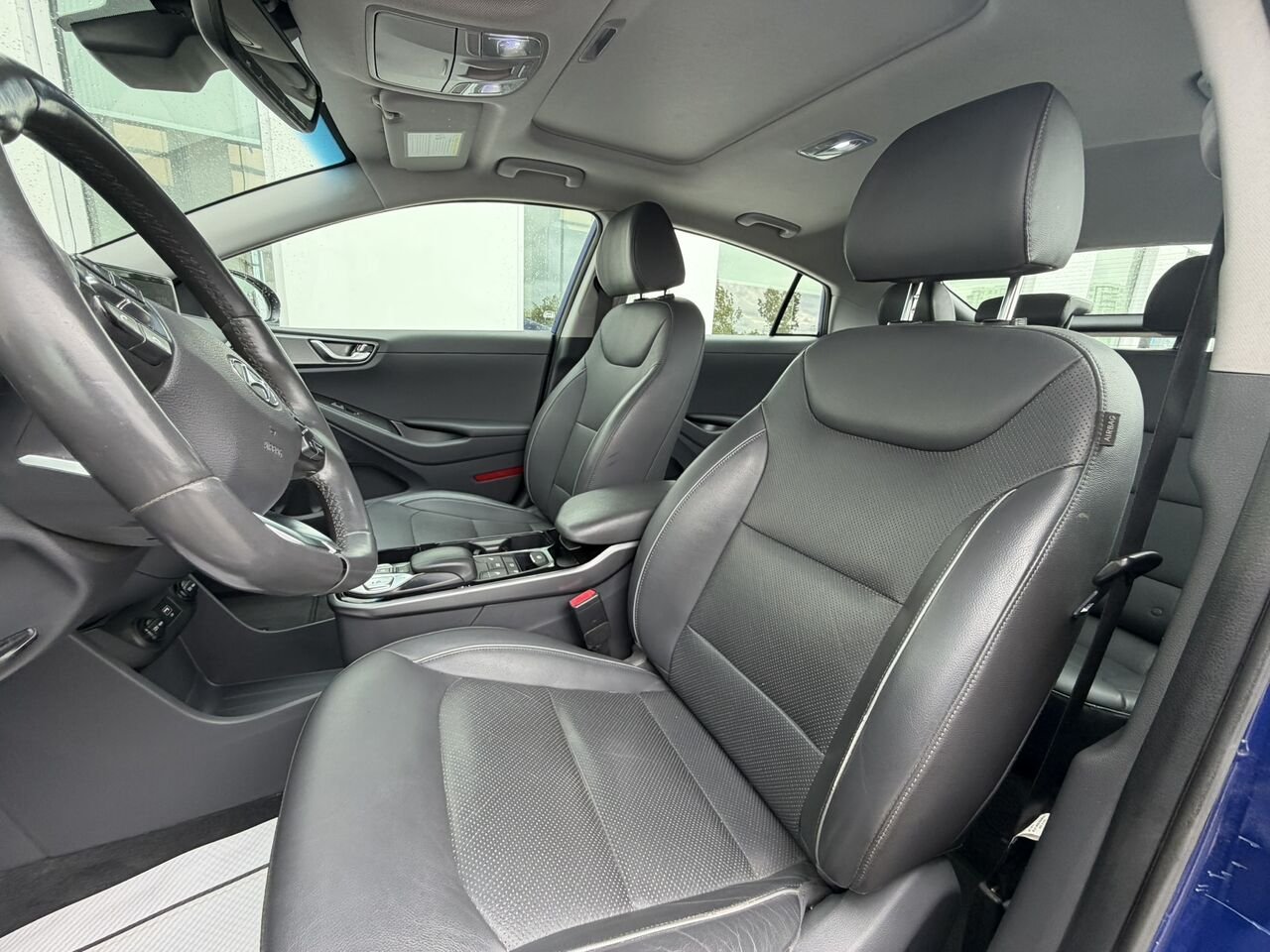 2021 Hyundai Ioniq Electric Ultimate Blue Laval - photo #20