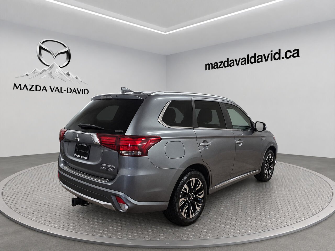 2018 Mitsubishi Outlander Plug-In Hybrid GT S-AWC Grey Val-David - photo #5
