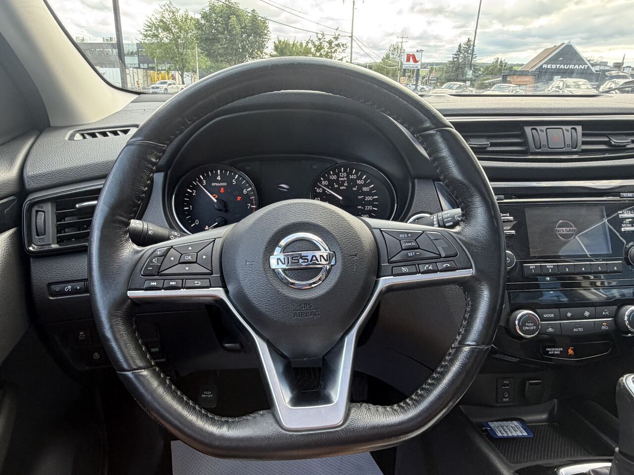 Photo 12 — Nissan Qashqai 2018