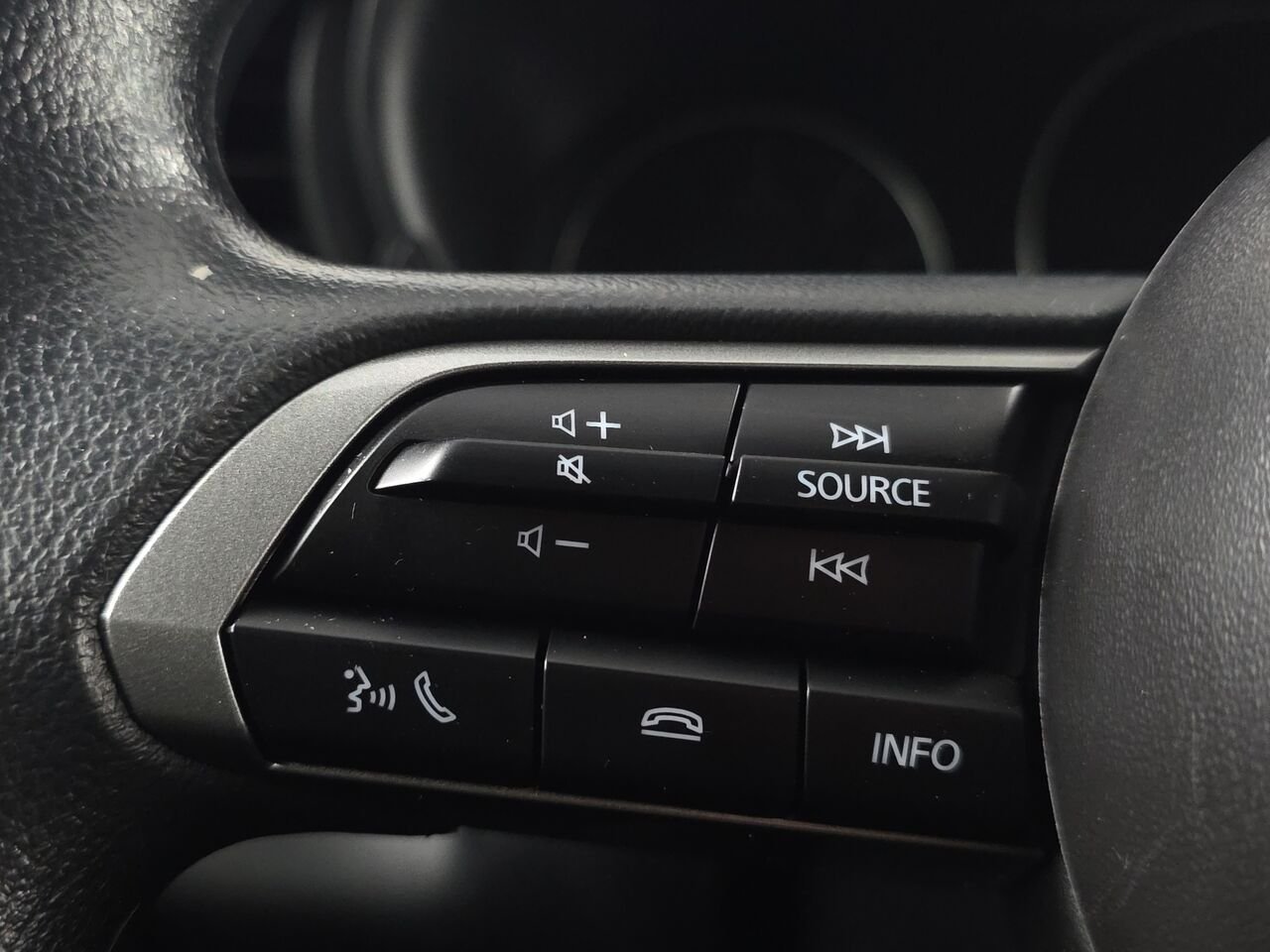 2025 Mazda CX-30 GX White Val-David - photo #17