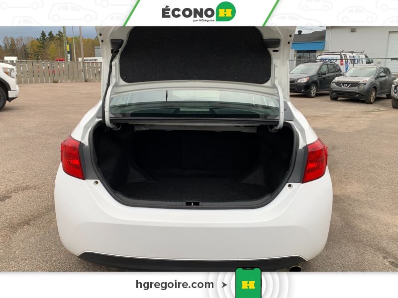 2018 Toyota Corolla White Blainville - photo #20