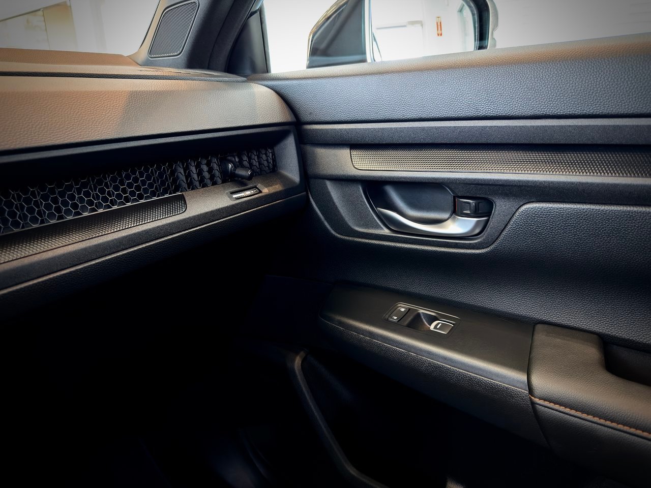 2024 Honda CR-V Hybrid Blue Notre-Dame-des-Prairies - photo #31
