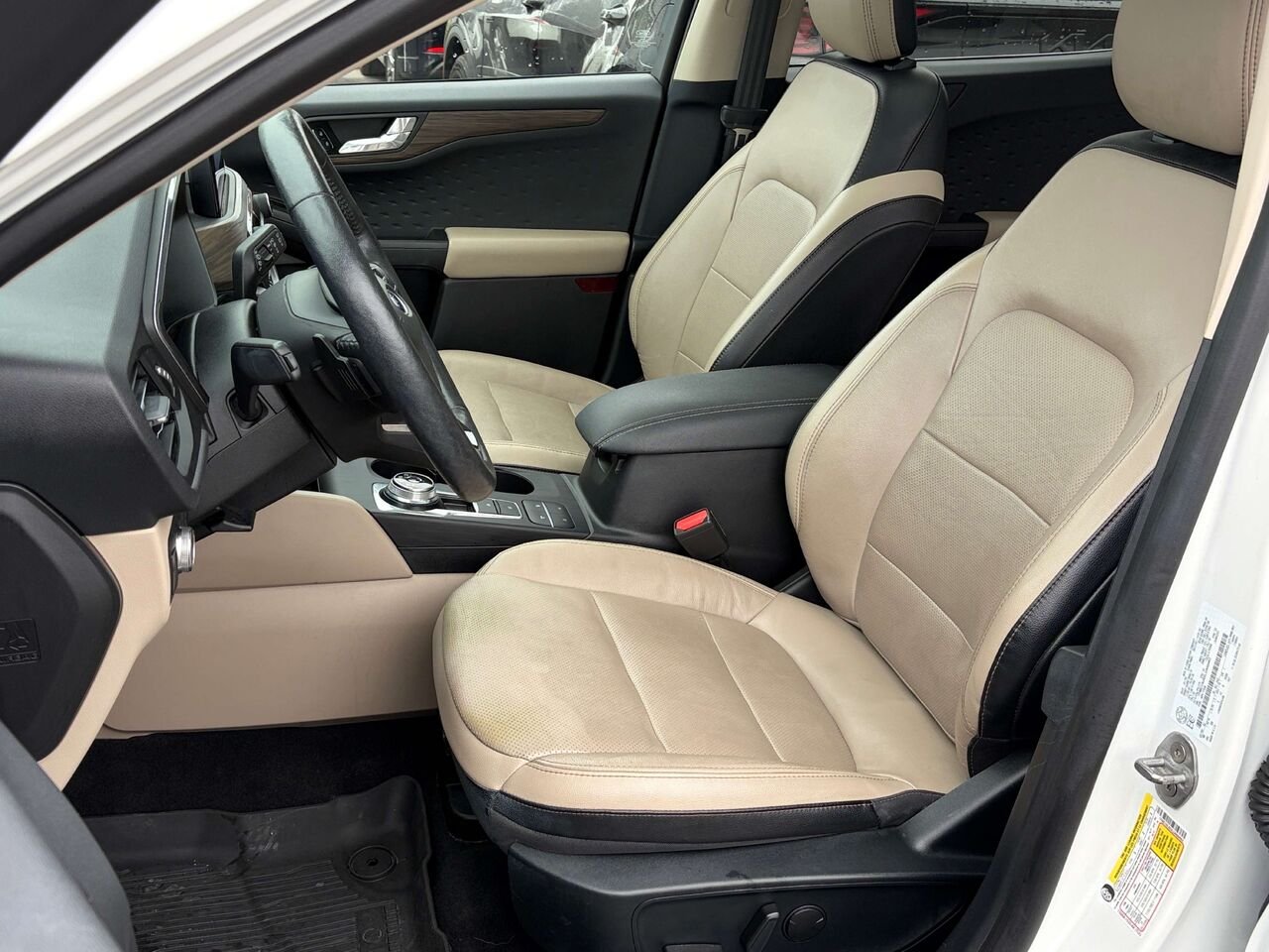 2020 Ford Escape White Gatineau - photo #12