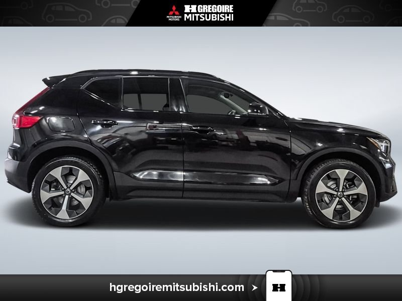 2023 Volvo XC40 Black Laval - photo #10