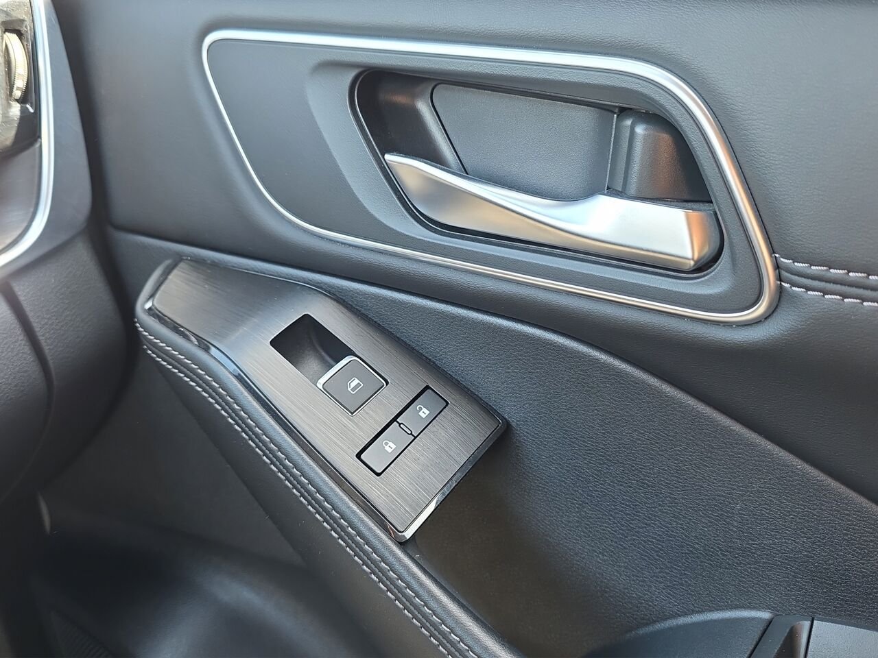 2023 Nissan Rogue Platine TI, Sièges en cuir, Navigation, toit ouvrant panoramique, détecteur d'angles morts Black Val-David - photo #16