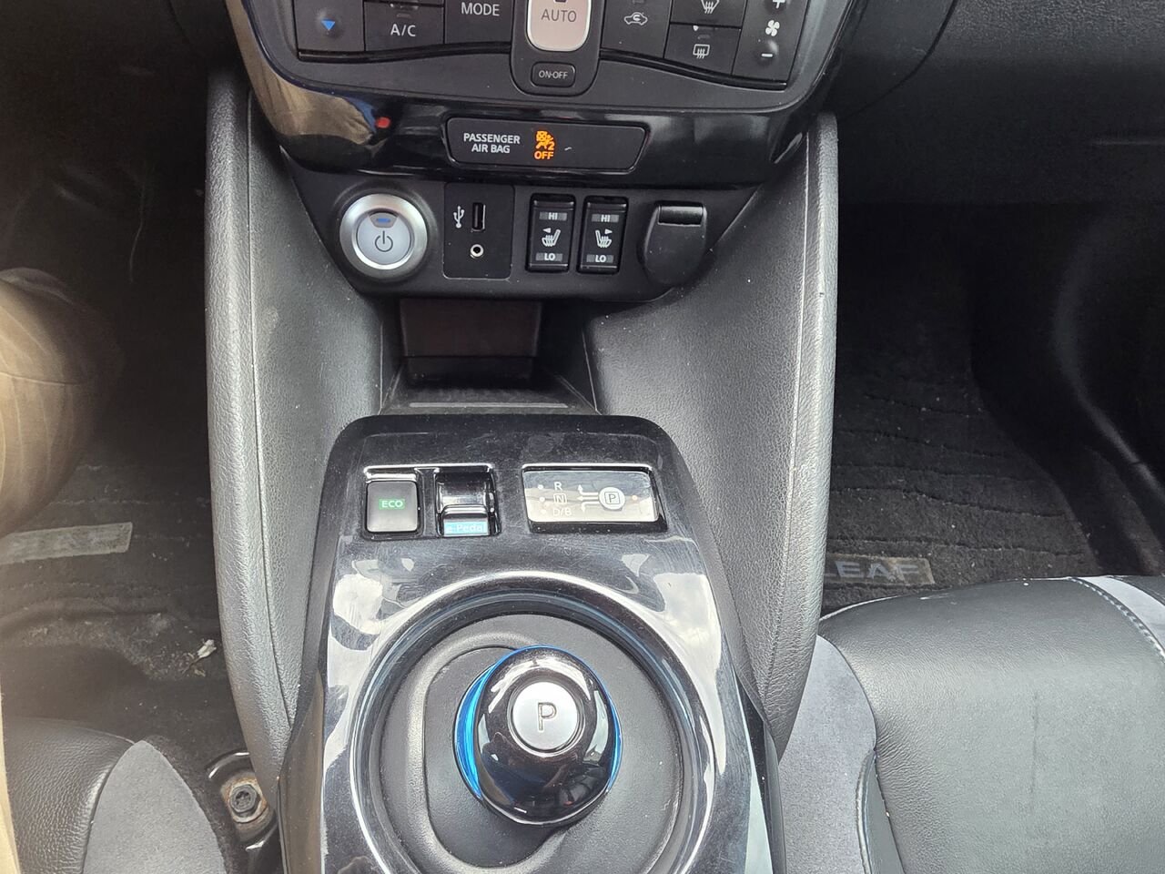 2018 Nissan LEAF White  - photo #15
