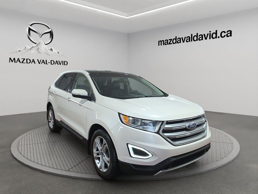 Ford Edge 4 portes Titanium, Traction intégrale, sièges en cuir, navigation, toit ouvrant panoramique 2016 Blanc