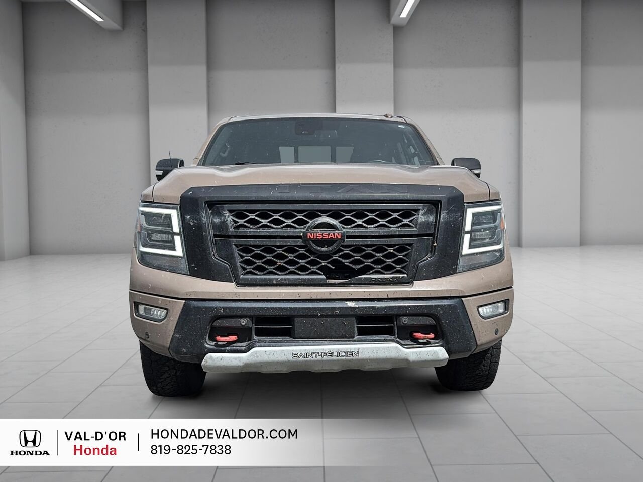 Nissan Titan PRO-4X cabine double 4x4 2020 Brun Val-d'Or - photo #1