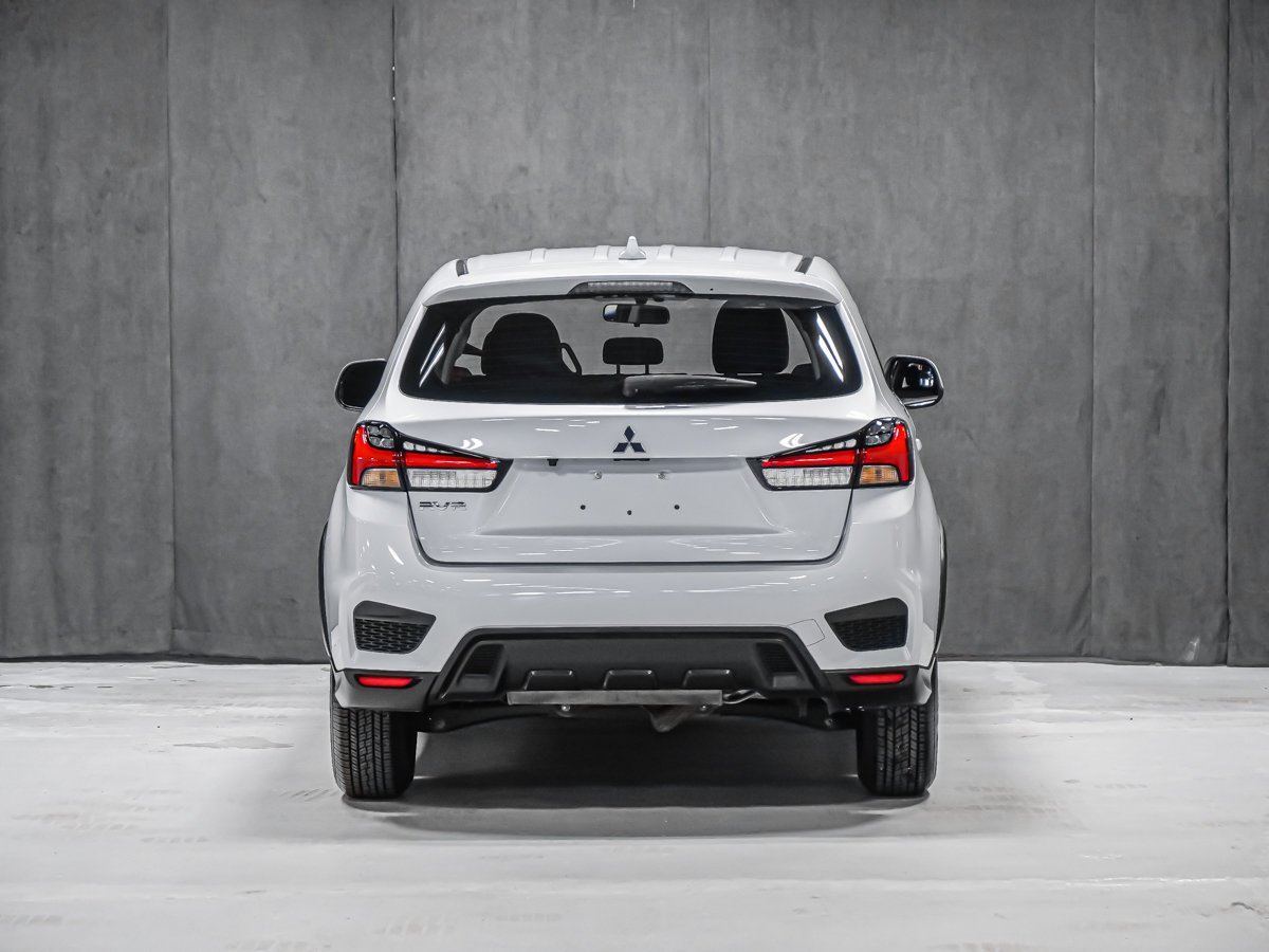 Mitsubishi RVR ES FWD CARPLAY CAMÉRA SIÈGES CHAUFFANTS 2025 Gris Montréal - photo #4