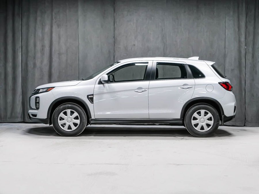 2026 Mitsubishi RVR ES White Diamond