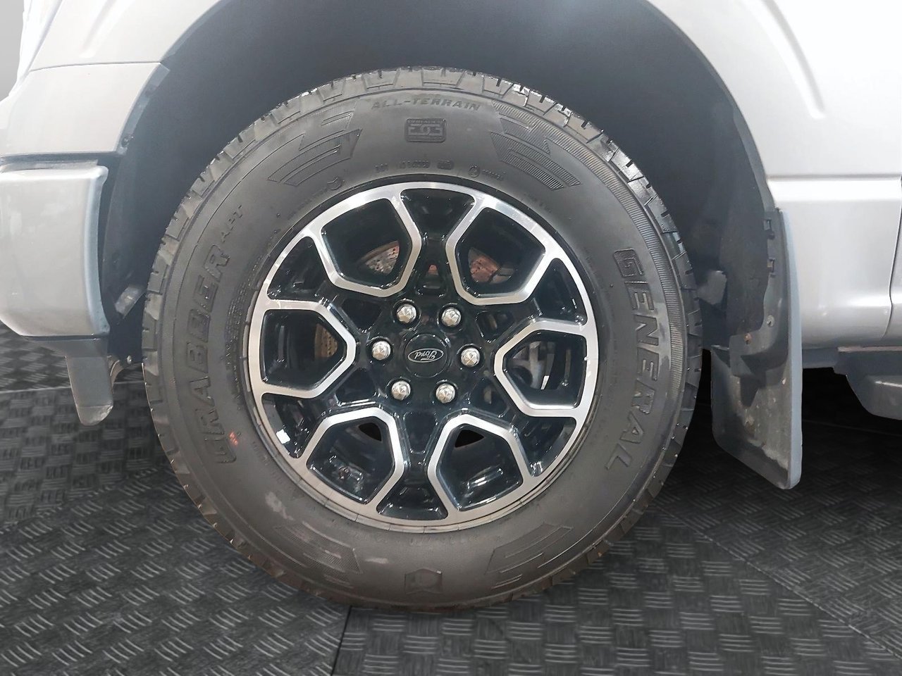 Ford F-150 2023 Gris Baie-Comeau - photo #6