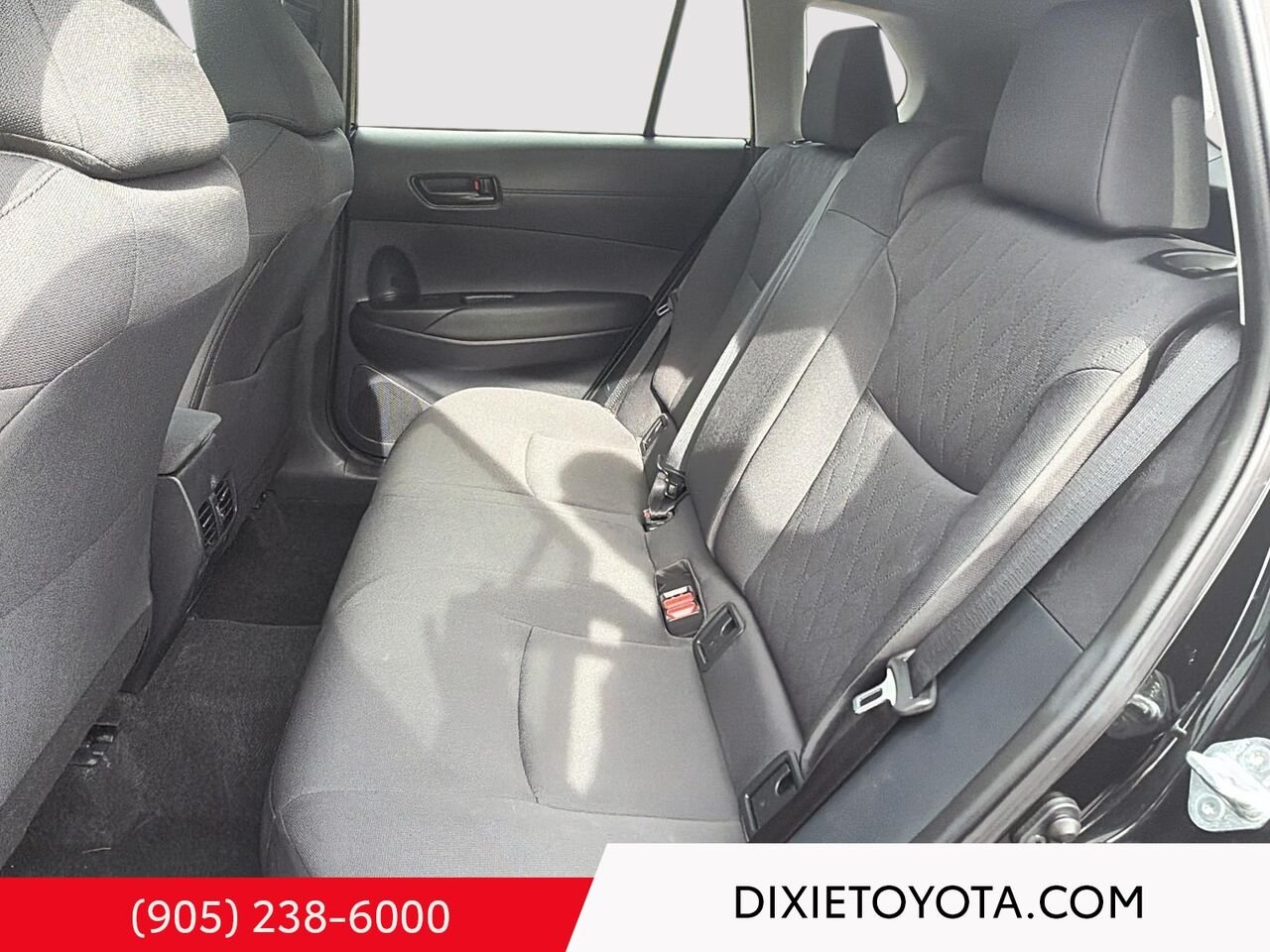 2024 Toyota Corolla Cross LE PREMIUM AWD / CLEAN CARFAX / HEATD SEATS / MOONROOF / ALLOY WHEELS / CARPLAY AND ANDROID AUTO Black Mississauga - photo #18