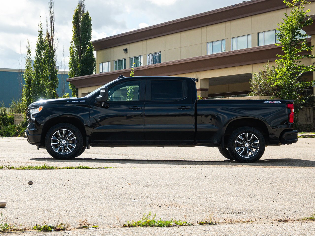 2024 Chevrolet Silverado 1500 4WD Crew Cab 147 RST Black Sherwood Park - photo #10