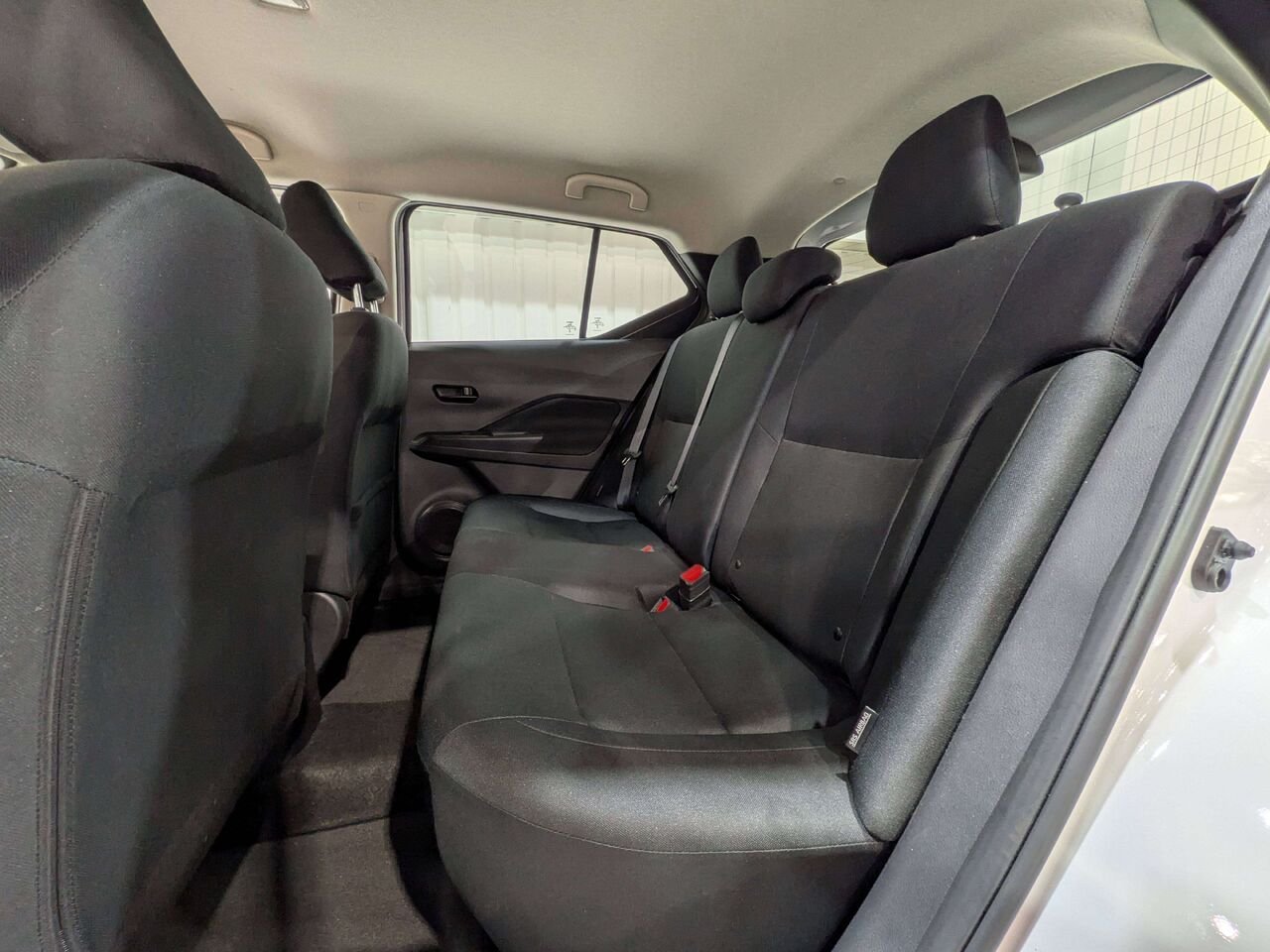 2024 Nissan Kicks S FWD White Val-David - photo #10