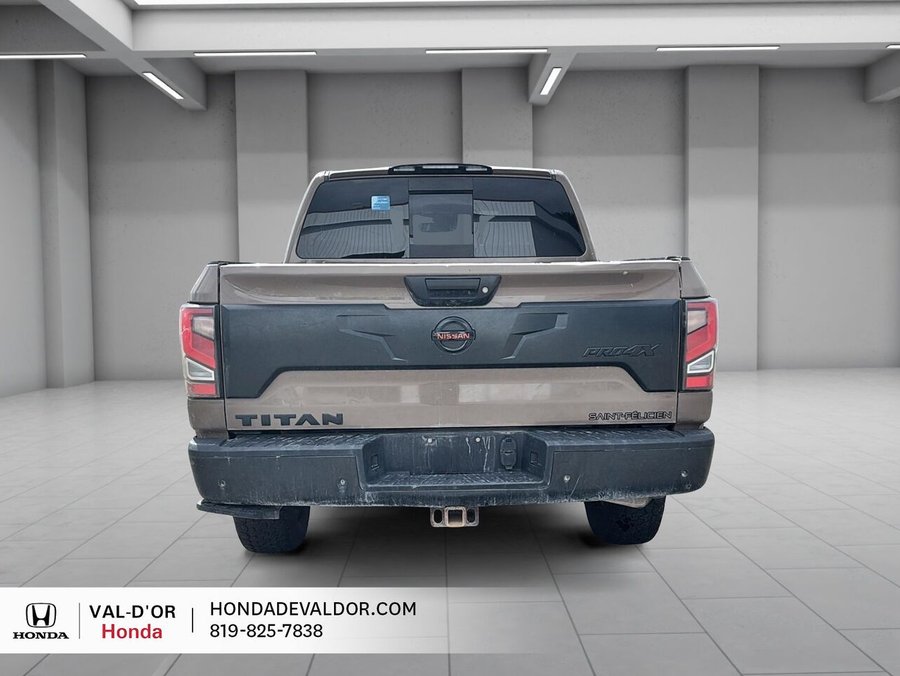 2020 Nissan Titan 2020 Brown