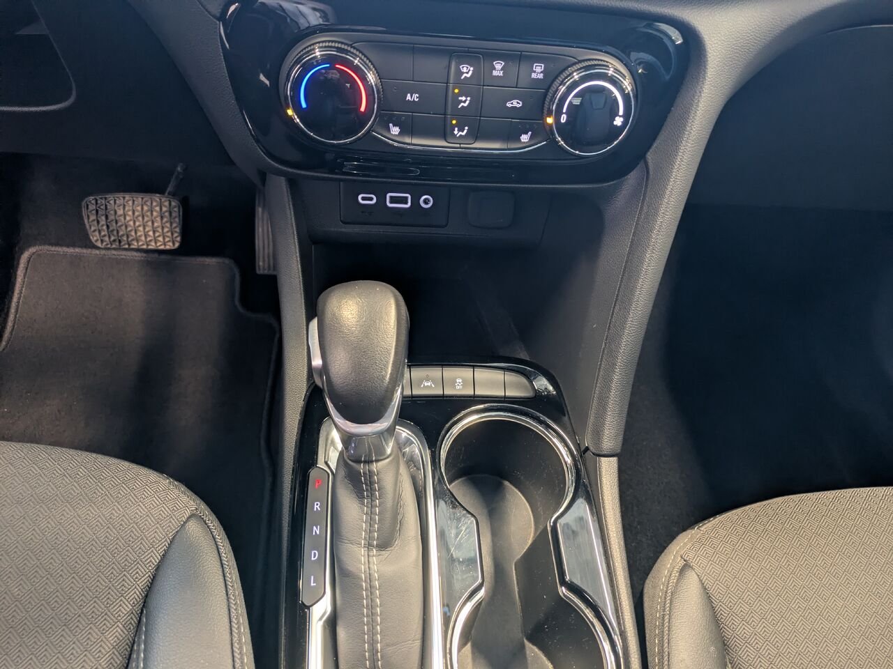 Buick Encore 2023 Gris Gatineau - photo #9