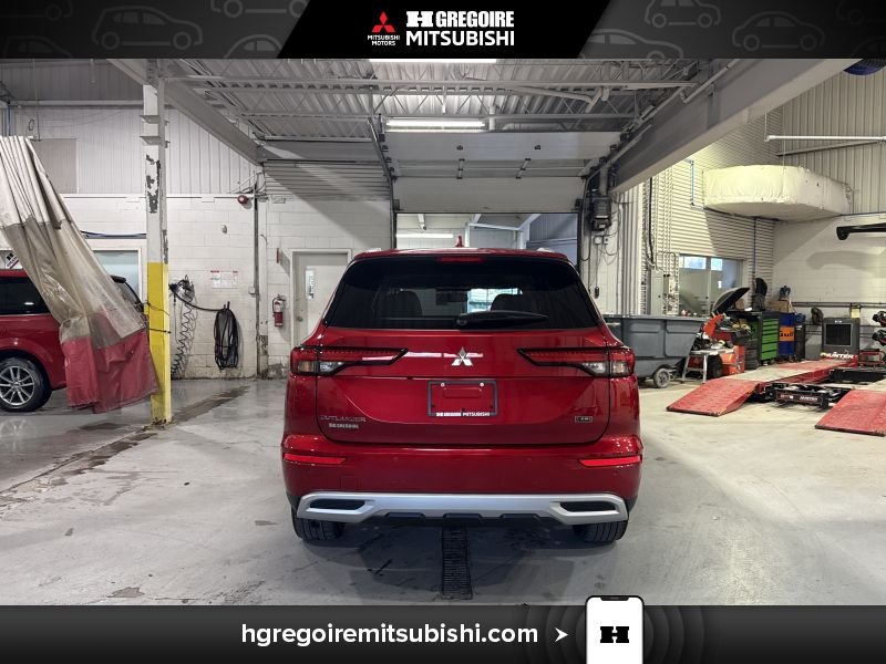 2024 Mitsubishi Outlander Red Laval - photo #7