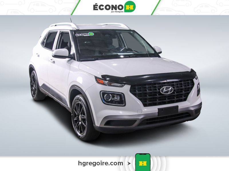 2023 Hyundai Venue White Laval - photo #0