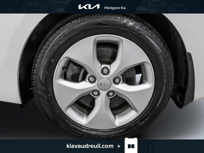 2014 Kia Rondo White Laval - photo #23