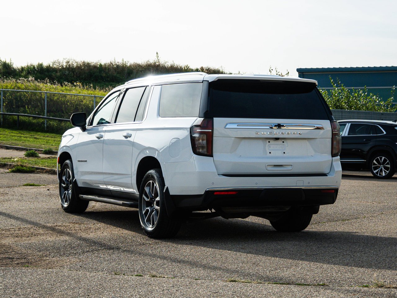 2023 Chevrolet Suburban 4WD 4dr LS White Sherwood Park - photo #11
