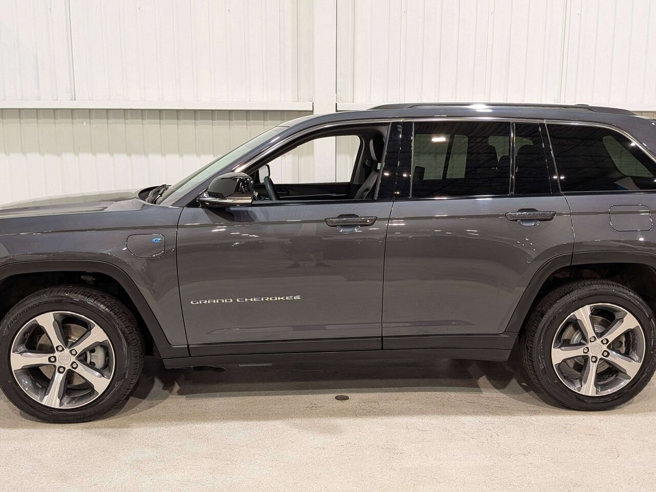 2022 Jeep Grand Cherokee 4xe 4x4 Grey Val-David - photo #4