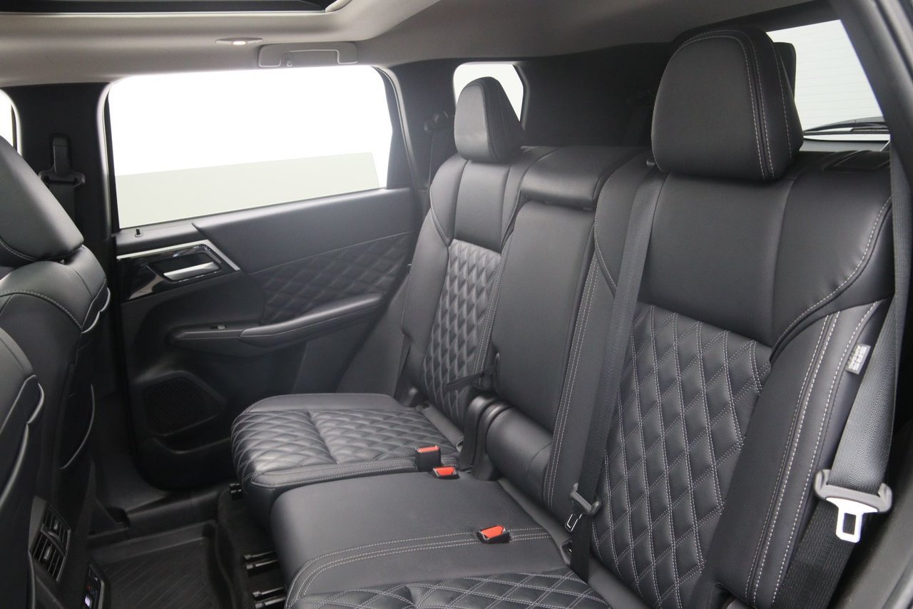 Mitsubishi Outlander PHEV 2024 Noir Baie-Comeau - photo #7