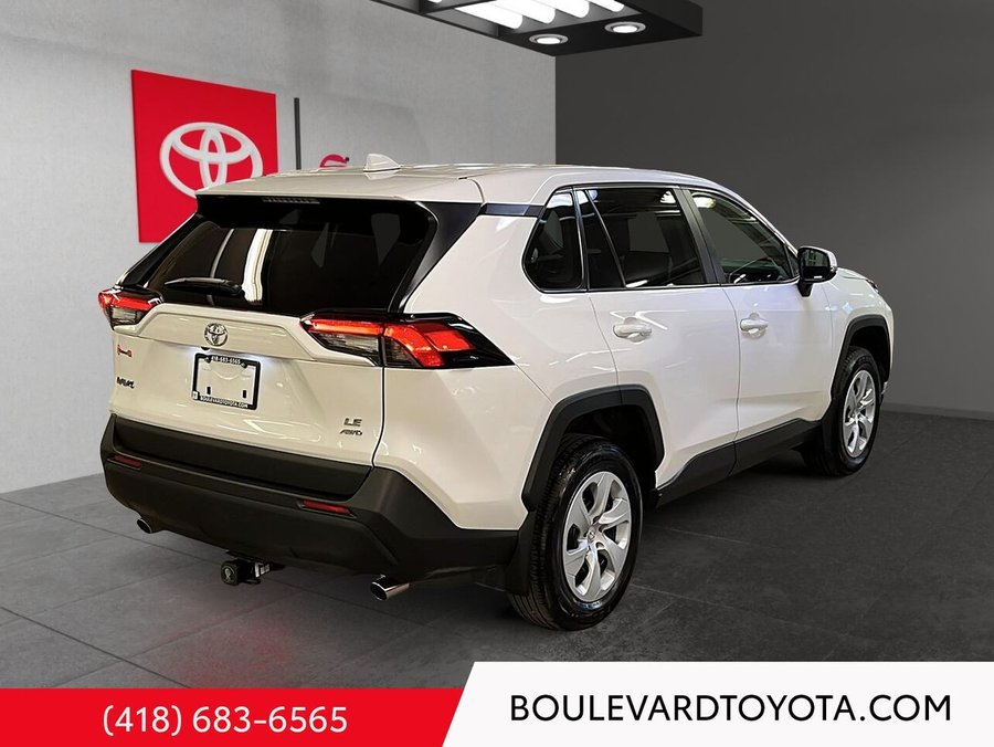 Toyota RAV4 LE, AWD 2025 Blanc