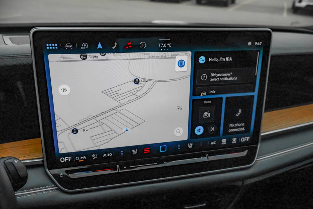 2026 Volkswagen Tiguan Highline Turbo R-Line 4MOTION Grey Sherwood Park - photo #25