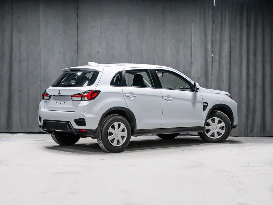 2027 Mitsubishi RVR ES White Diamond