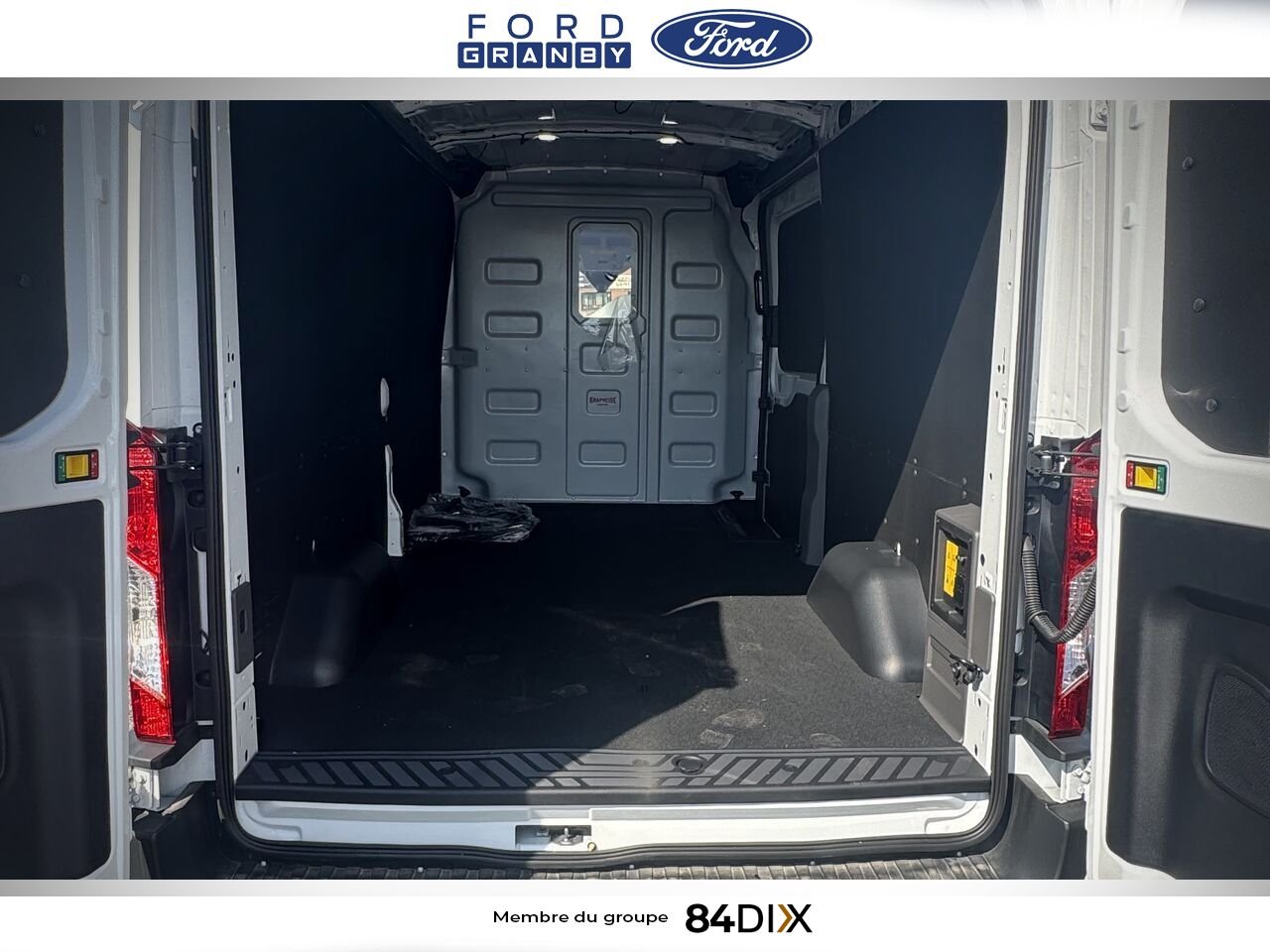 2025 Ford E-TRANSIT FOURGONNETTE UTILITAIRE White Granby - photo #8