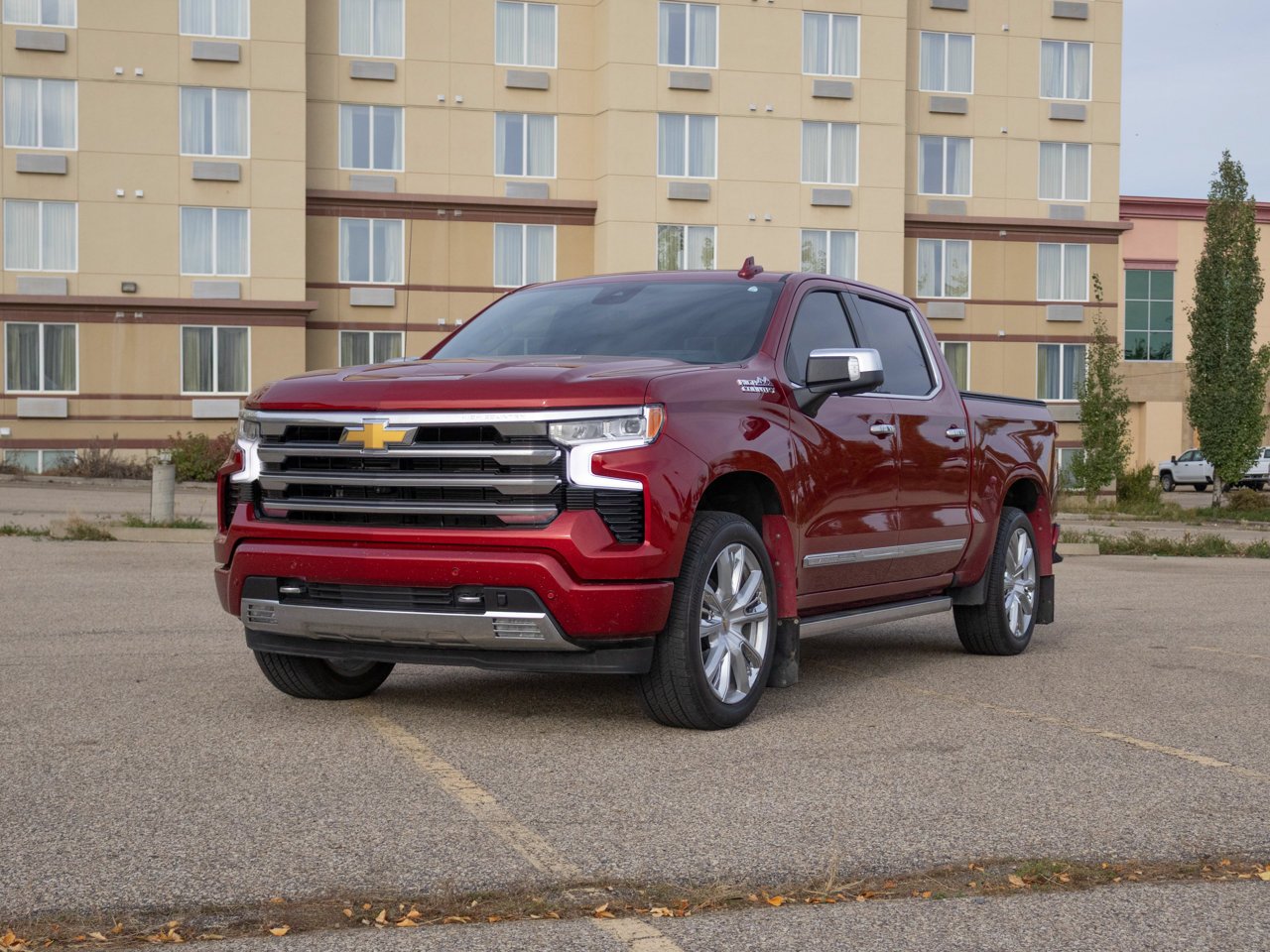 2025 Chevrolet Silverado 1500 4WD Crew Cab 147 High Country Red Sherwood Park - photo #2
