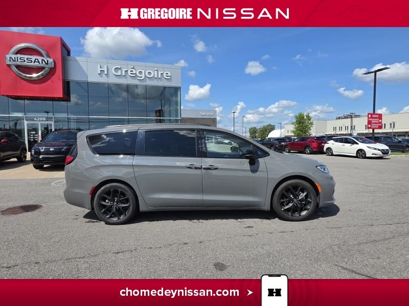 2025 Chrysler Pacifica Grey Saint-Eustache - photo #11