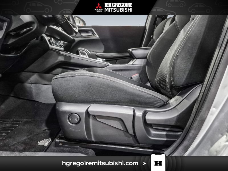 Mitsubishi Outlander 2022 Gris Blainville - photo #14