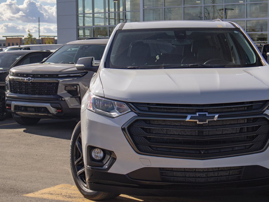 2021 Chevrolet Traverse Premier Redline Edition AWD 3.6L 7 Passenger | Dual Panel Sunroof White