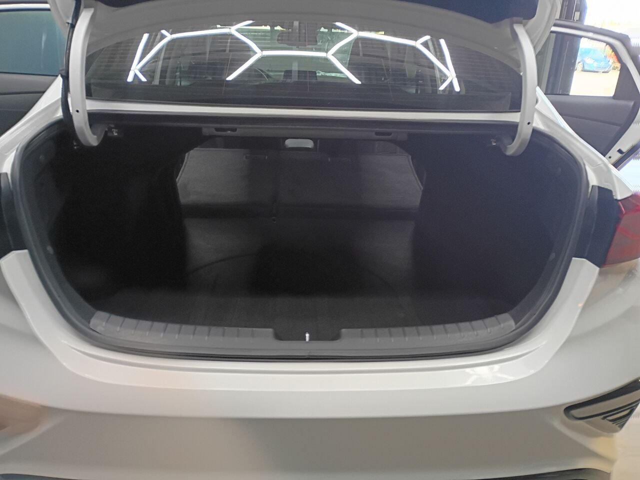 2021 Kia Forte White Blainville - photo #15
