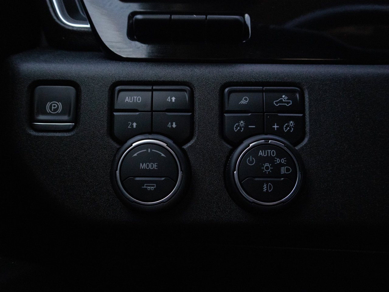 2025 Chevrolet Silverado 3500HD 4WD Crew Cab 159 LTZ White Sherwood Park - photo #19