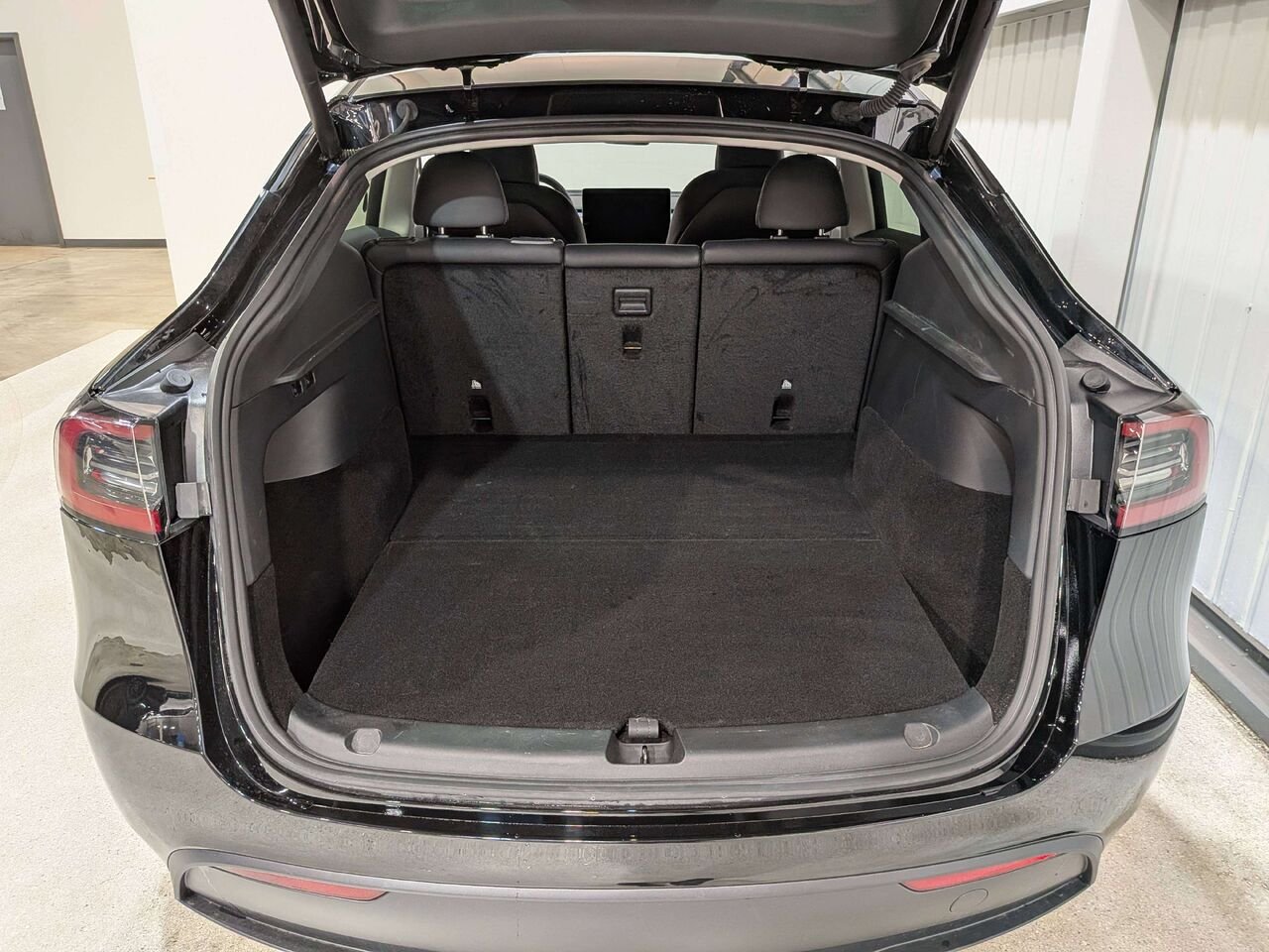 Tesla Model Y 2024 Noir Val-David - photo #8