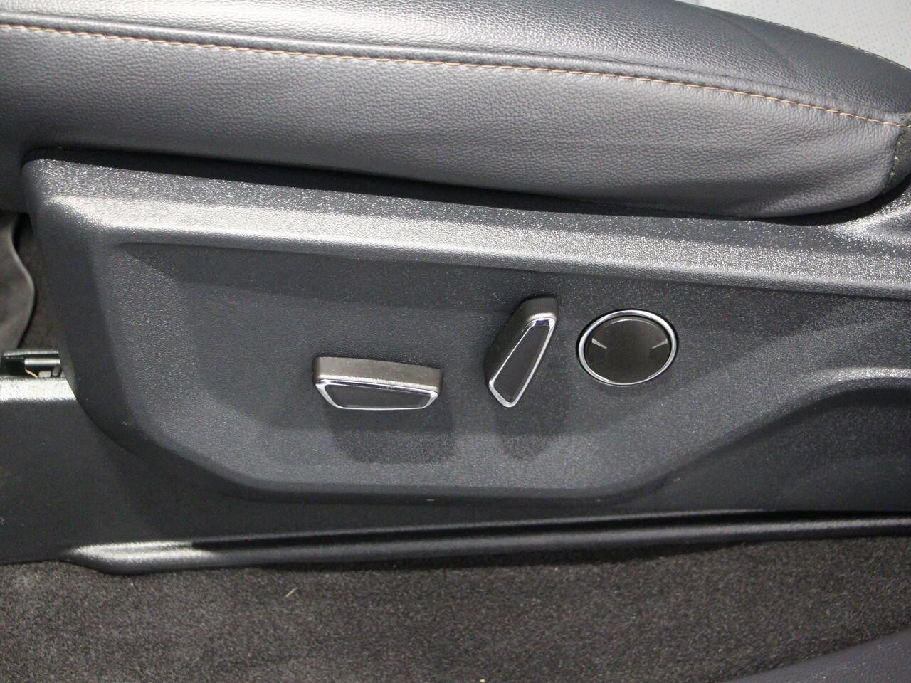 2025 Ford F-150 Lightning LARIAT F150 LIGHTNING LARIAT Grey Châteauguay - photo #17
