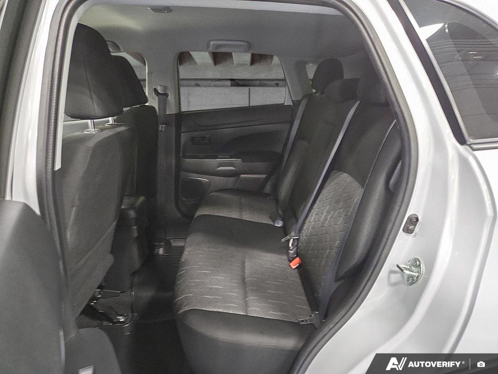 2025 Mitsubishi RVR 2602191A | ES White Edmonton - photo #22