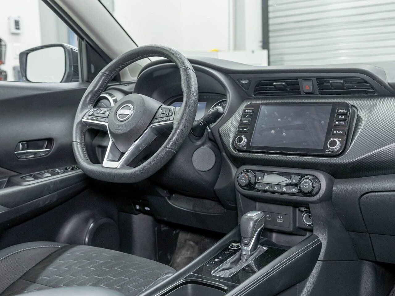 Nissan Kicks SV *SIÈGES CHAUFF* CARPLAY REG ADAPT ALERTES 2023 Gris Saint-Jérôme - photo #23