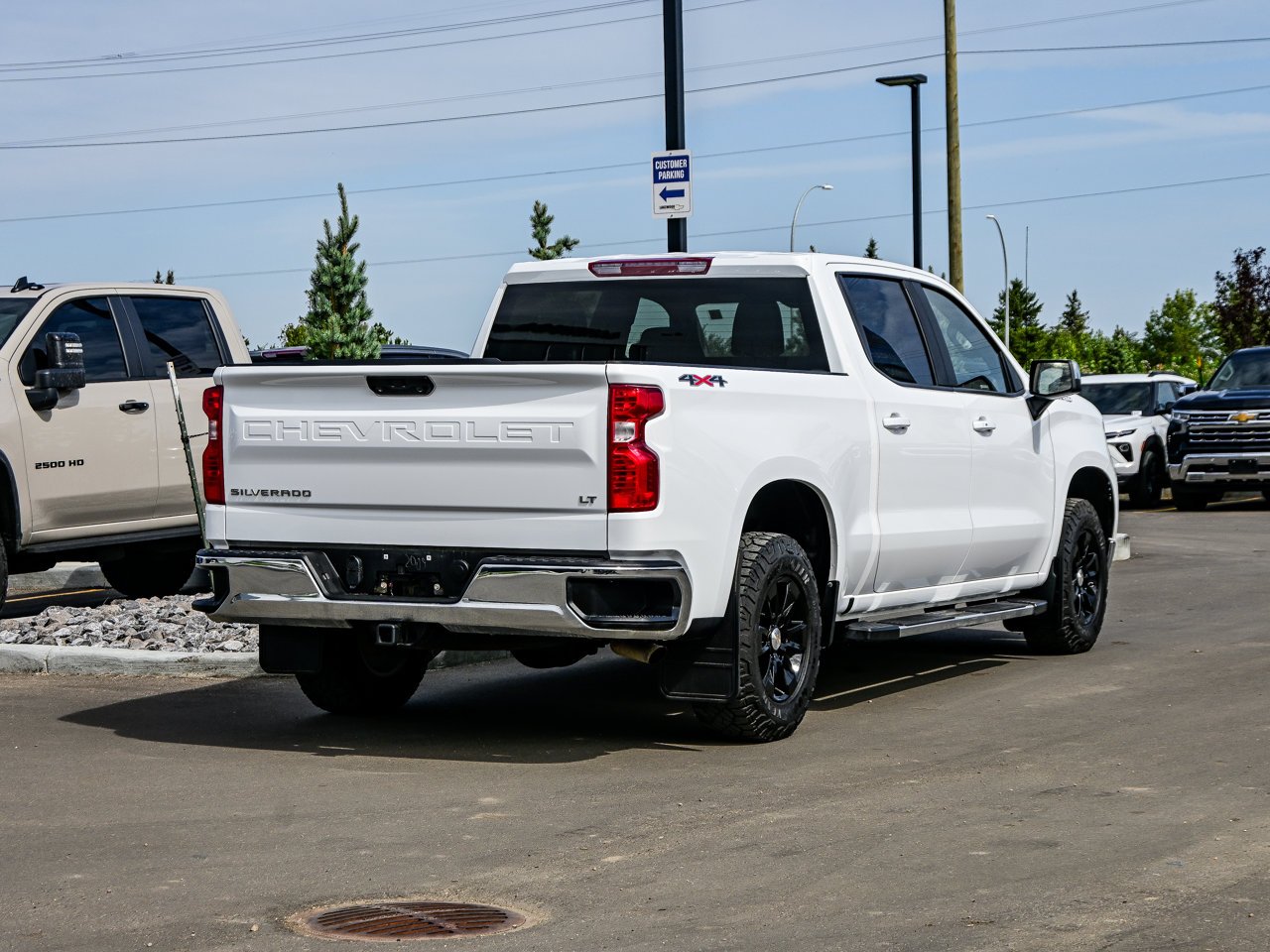 2024 Chevrolet Silverado 1500 4WD Crew Cab 147 LT White Sherwood Park - photo #12
