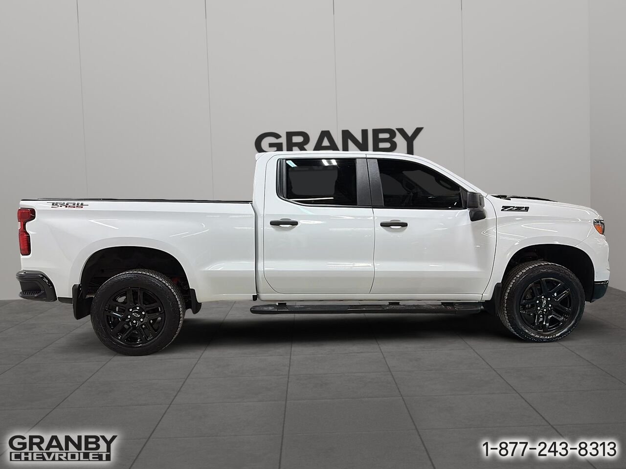 Chevrolet Silverado 1500 Custom Trail Boss Boite 6,6 V8 | G3711 2024 Blanc Granby - photo #3