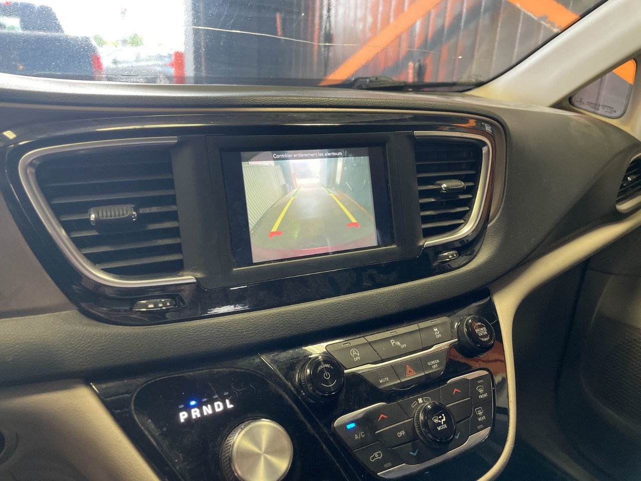 Chrysler Grand Caravan SE *CARPLAY* SAFETYTEC BLUETOOTH ALERTES 8 PLACES 2021 Rouge Saint-Jérôme - photo #11