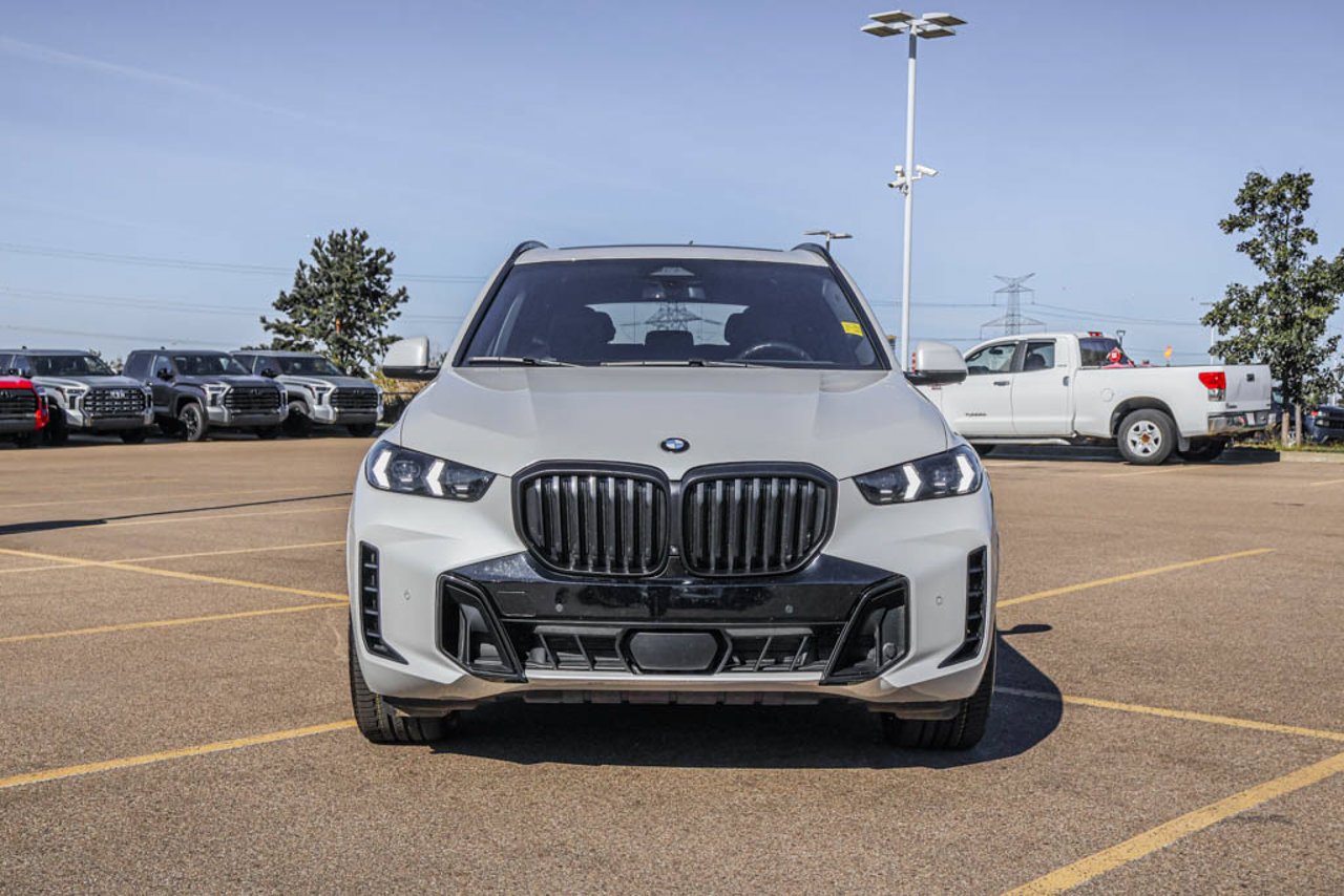 2024 BMW X5 xDrive40i Sports Activity Vehicle White Sherwood Park - photo #2