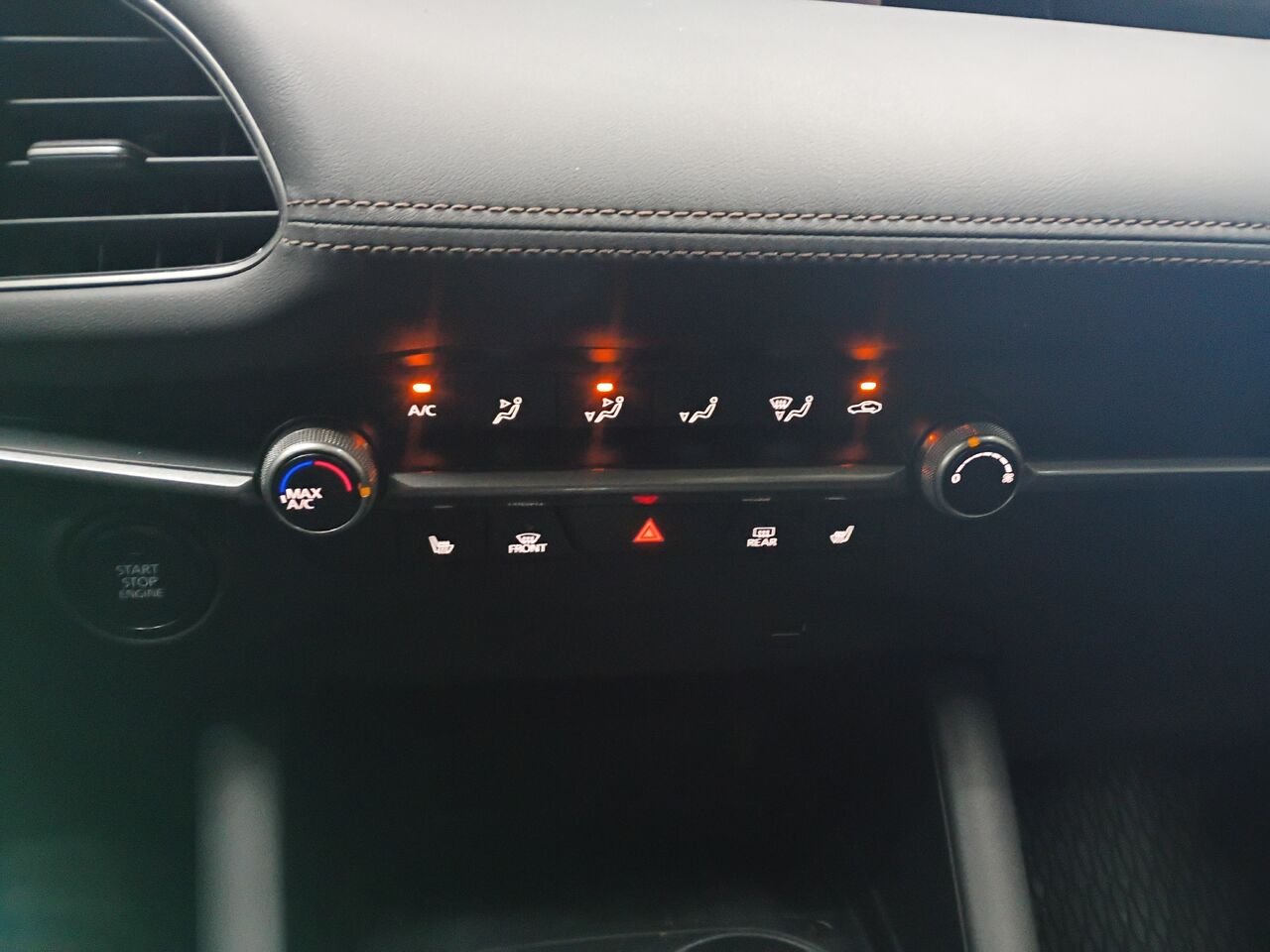2019 Mazda Mazda3 White Blainville - photo #27