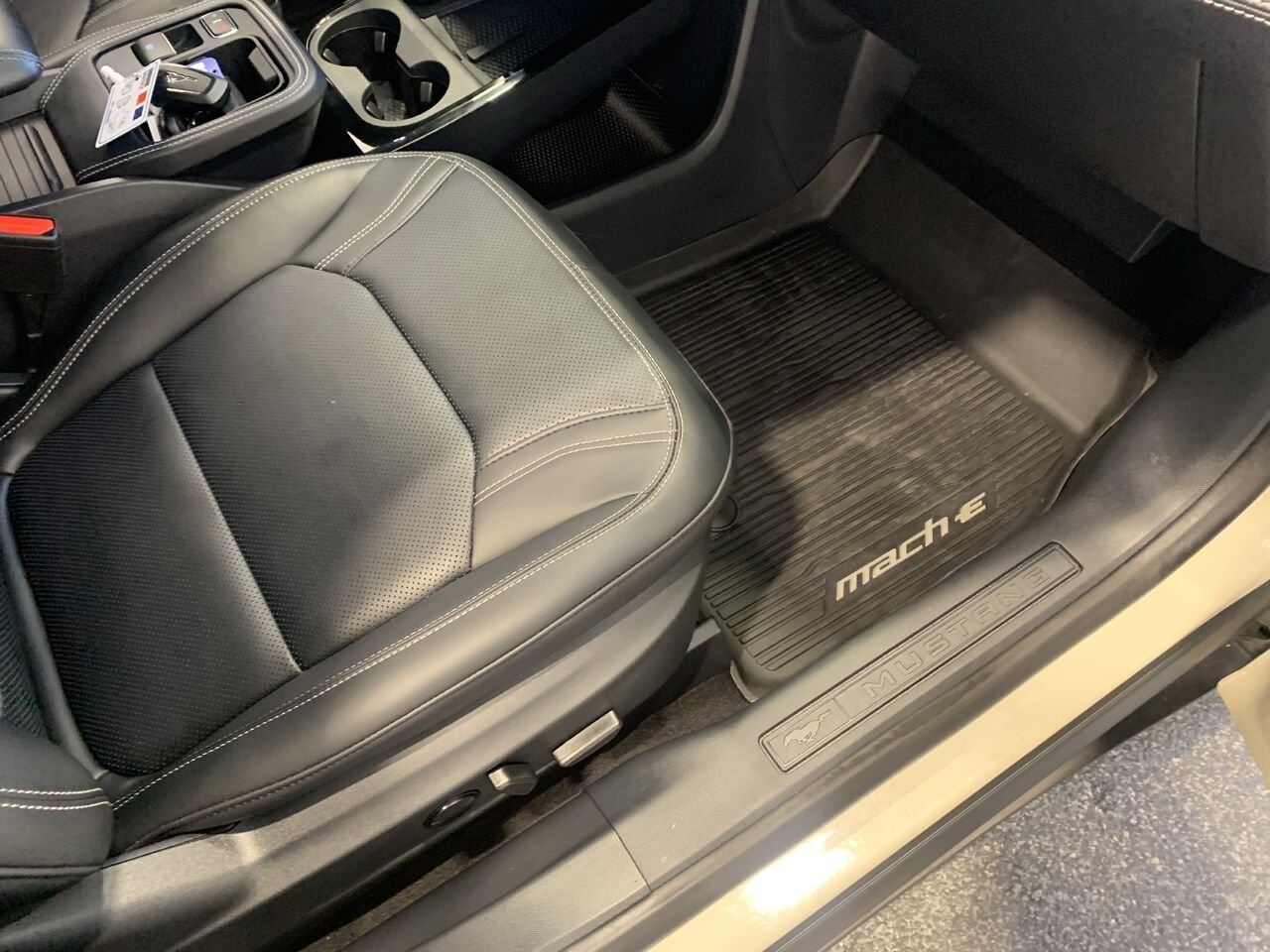 Ford Mustang Mach-E PREMIUM AWD 2025 Beige Saint-Eustache - photo #12