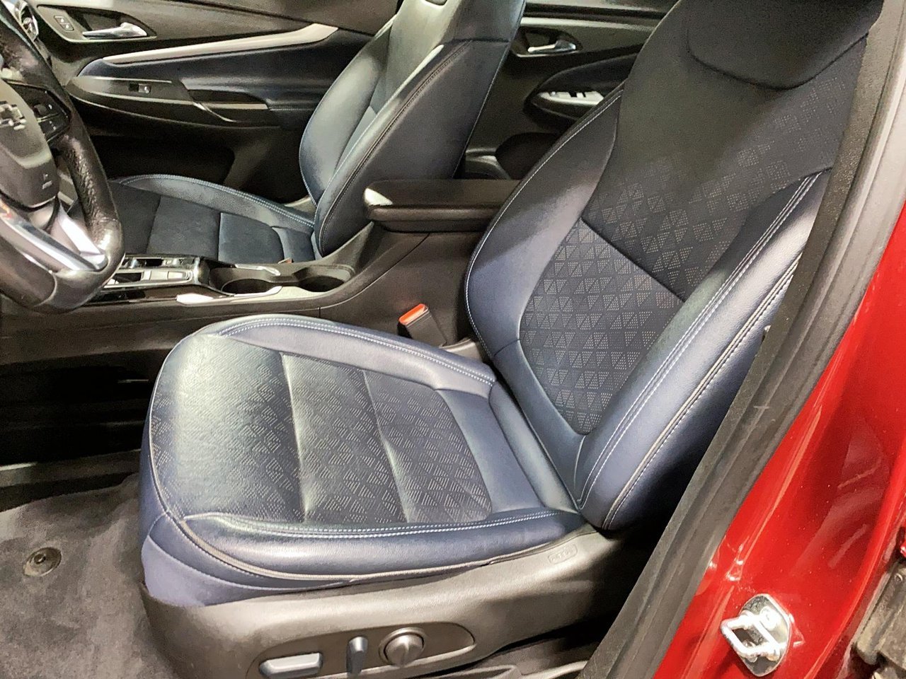 Chevrolet Bolt EUV Premier 2023 Rouge Baie-Comeau - photo #7
