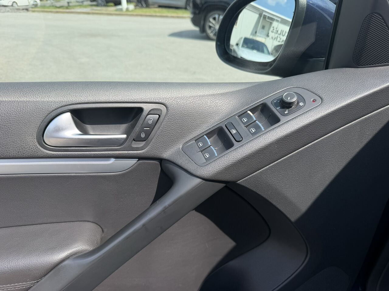 2017 Volkswagen Tiguan Comfortline 4MOTION Blue Laval - photo #21