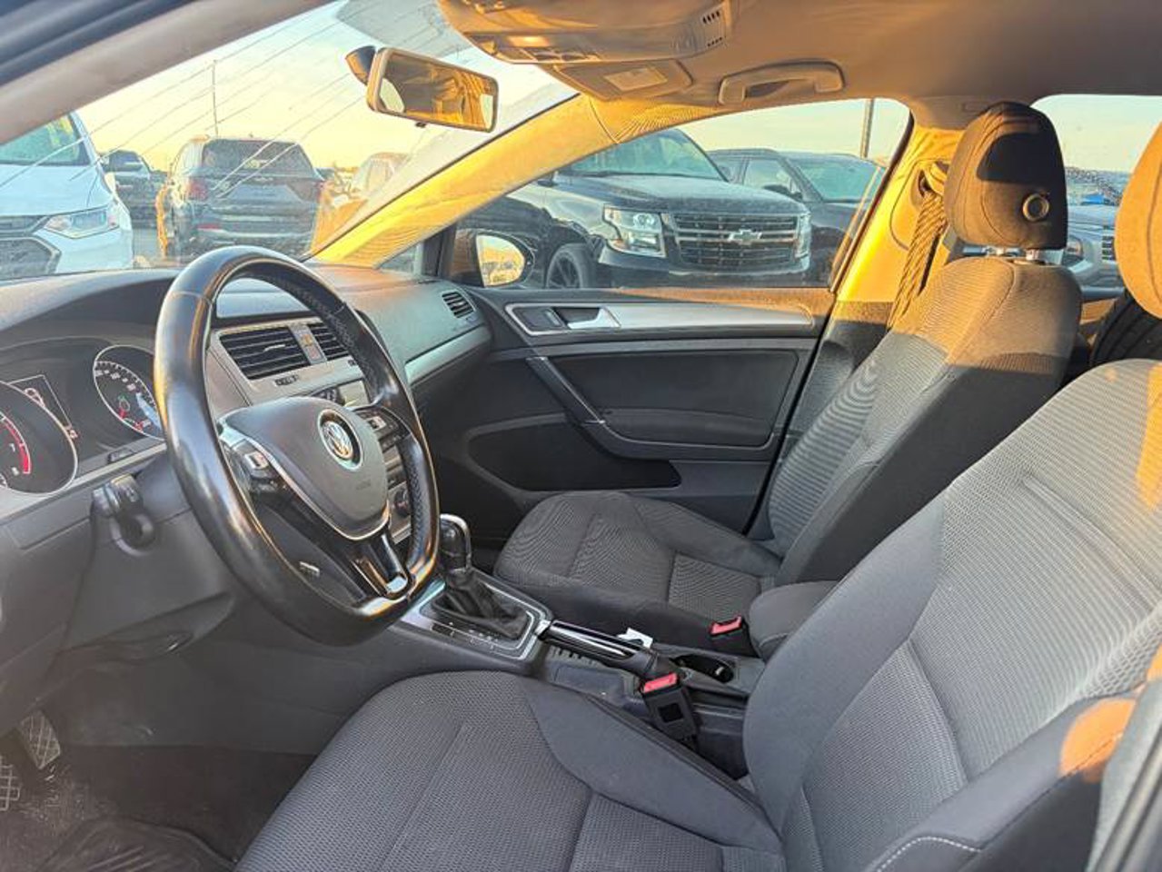 2016 Volkswagen Golf 5dr HB Auto 1.8 TSI Trendline Black Sherwood Park - photo #5